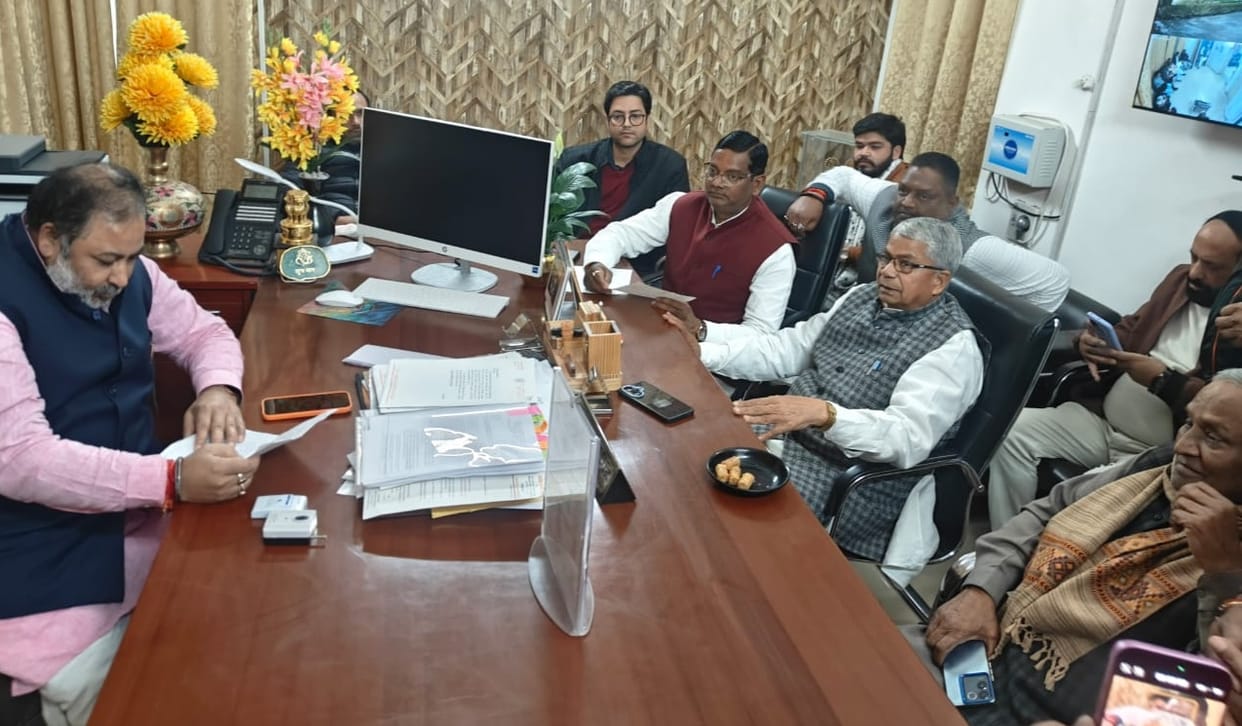 Demanded adequate buses from the Transport Minister