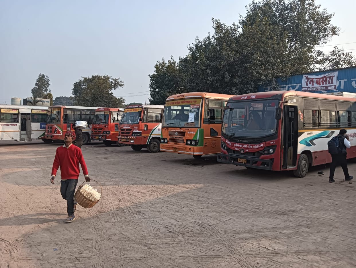 22 Four special buses sent to Gorakhpur and Prayagraj