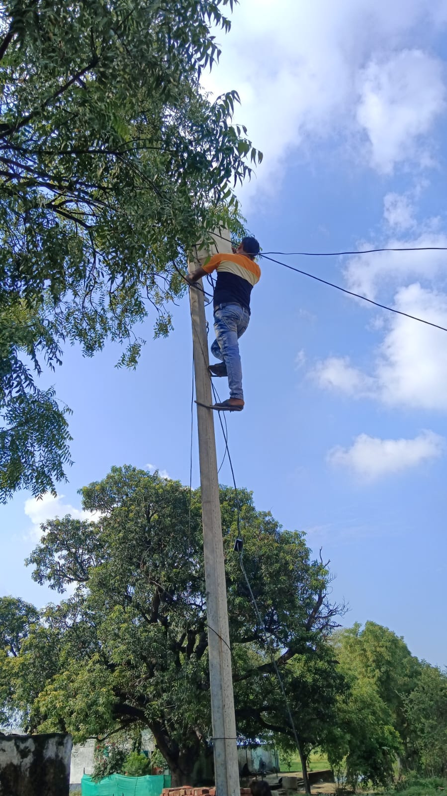 11 electricity connections disconnected for non-payment of dues.