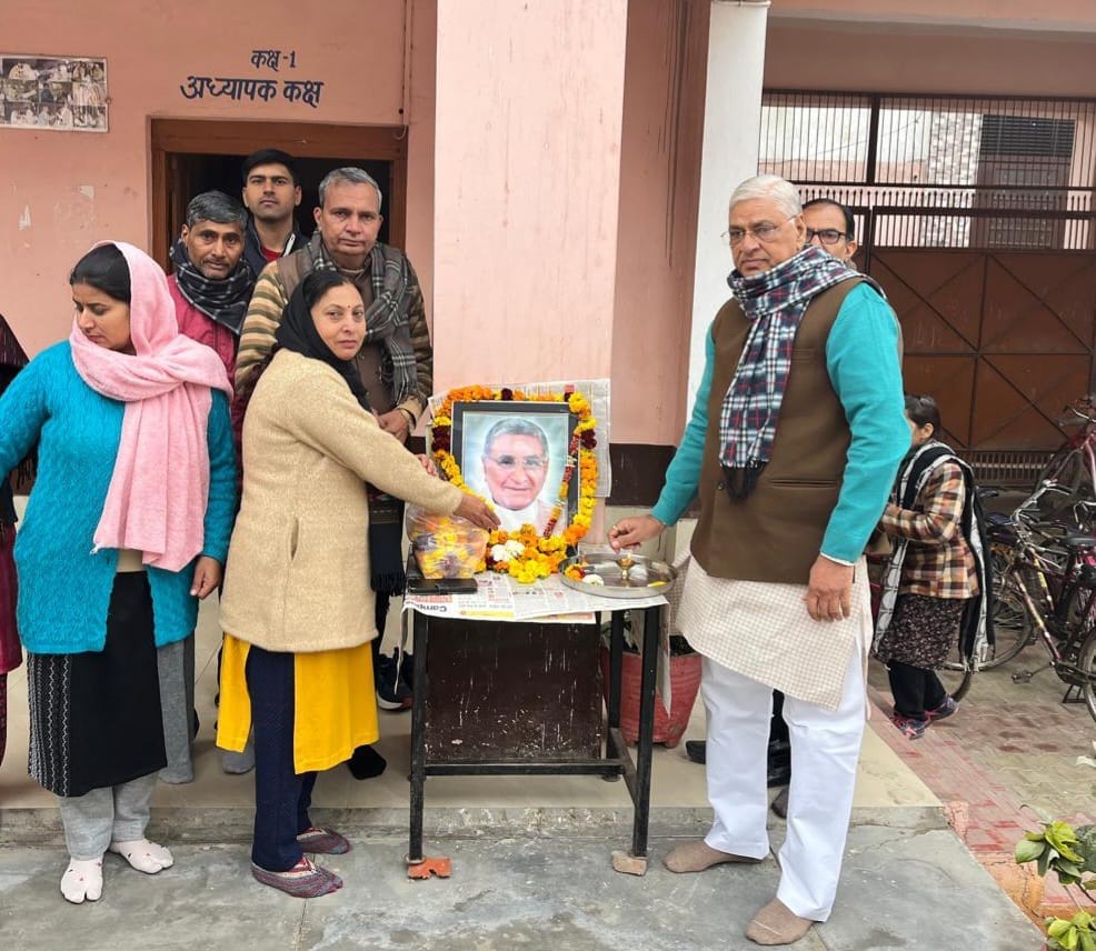 Tributes paid to Om Prakash Sharma on his death anniversary