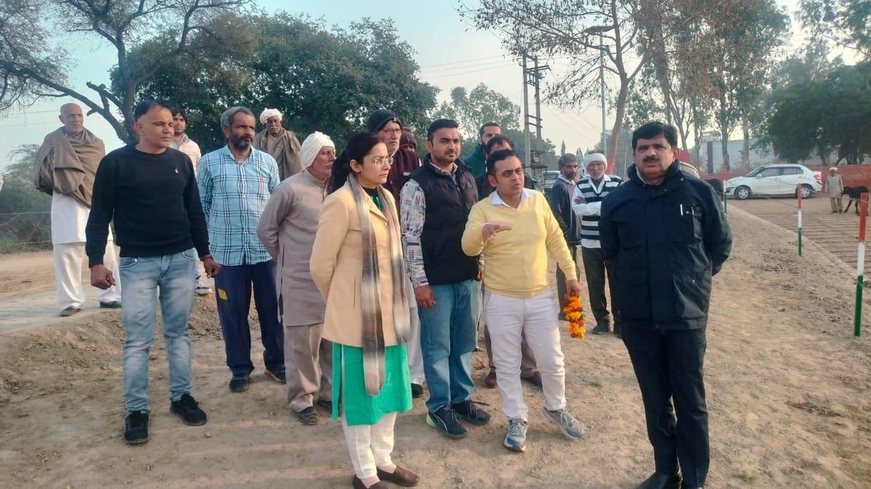 ADC Pradeep Kumar inspected the quality of Amrit Sarovars in Nidani and Sindhavi Khera.