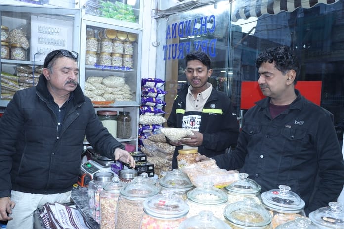 The Iran dispute has affected the import of dried fruits, with prices rising by 40 to 80 rupees.
