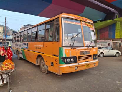 No Bus Stand Even After 49 Years: Bajna Residents Forced to Wait for Buses on Roadside