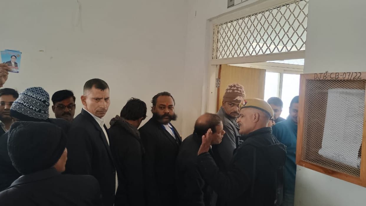 1074 advocates cast their votes