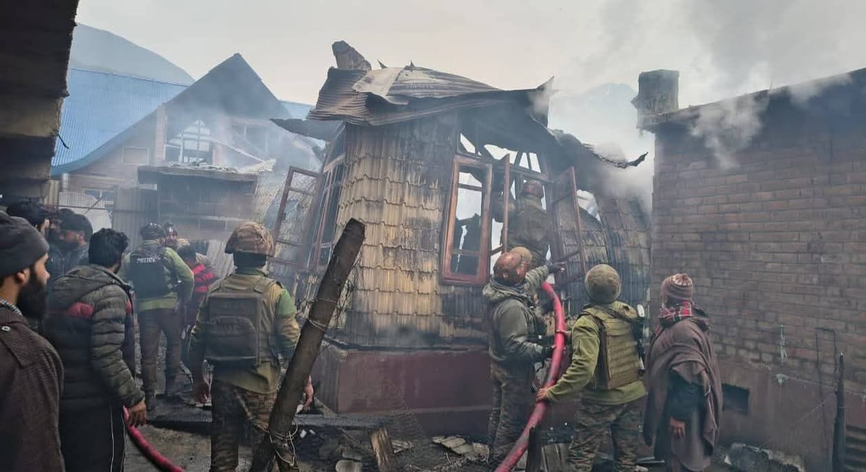 Srinagar, Fire at Three Places, Home Burn
