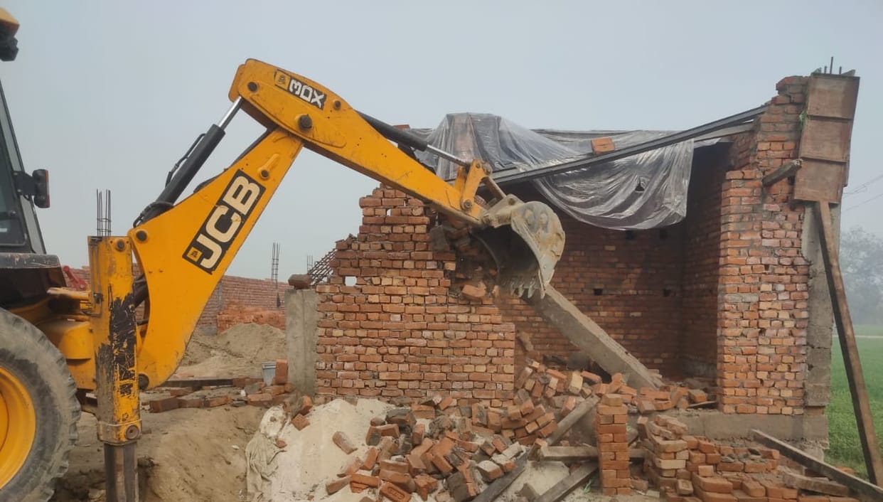 The illegal construction being carried out over 300 square meters was demolished.