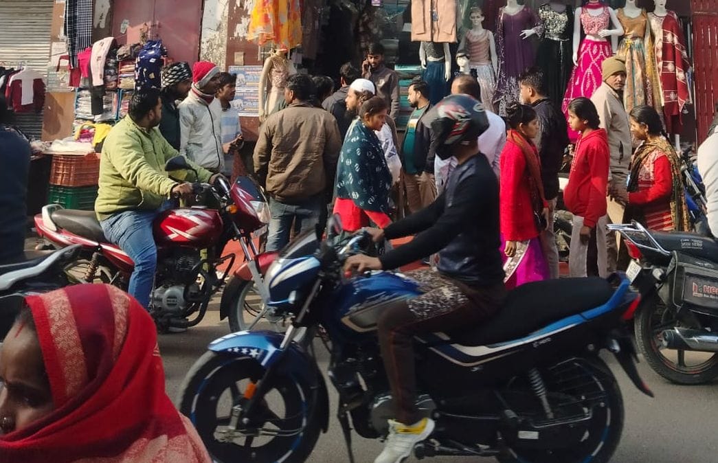 The footpath was encroached upon again, and the team collected a fine of five thousand rupees.