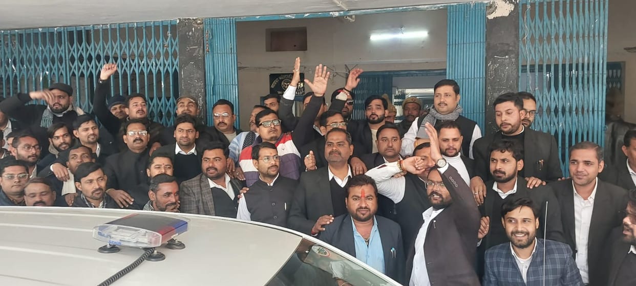 Young lawyers are angry over the assault on a lawyer in Haidergarh.