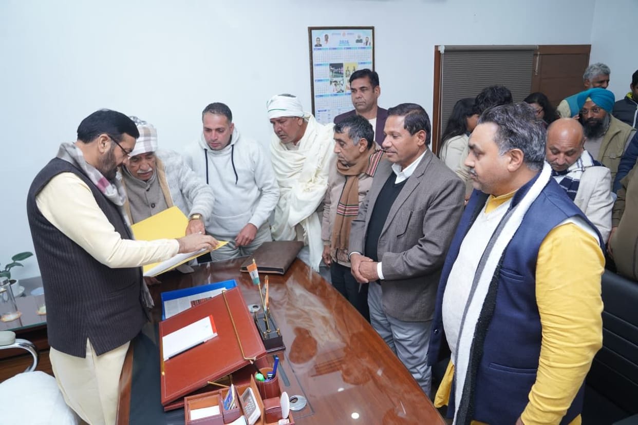 A delegation from the Saini Sabha met with the CM regarding the inauguration of Maharaja Shur Saini Chowk.