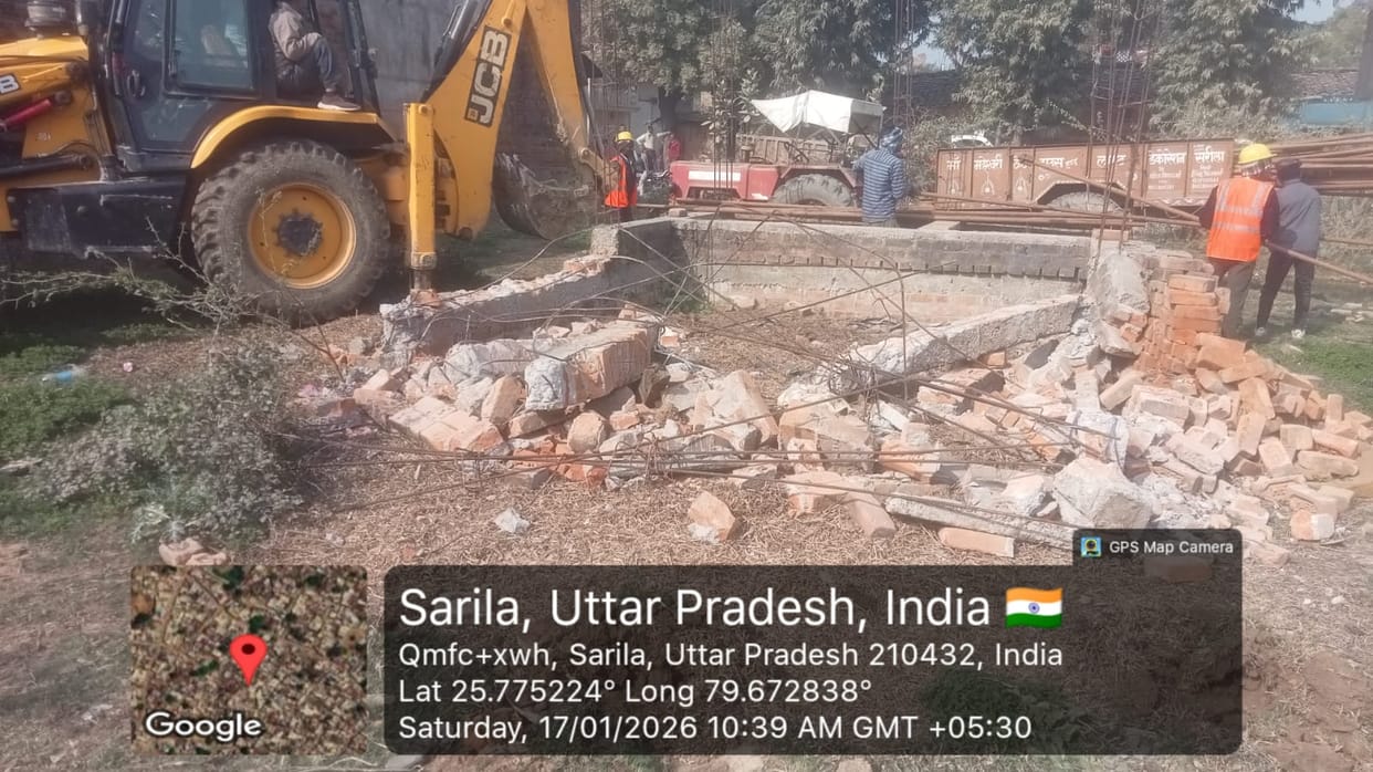 On the orders of the court, the land worth crores of rupees of Sarila Nagar Panchayat was freed from encroachment.