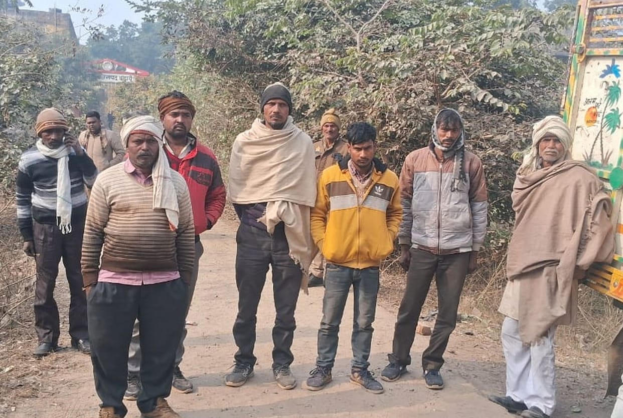 The body of a young man who had been missing for 15 days was found hanging; murder is suspected.