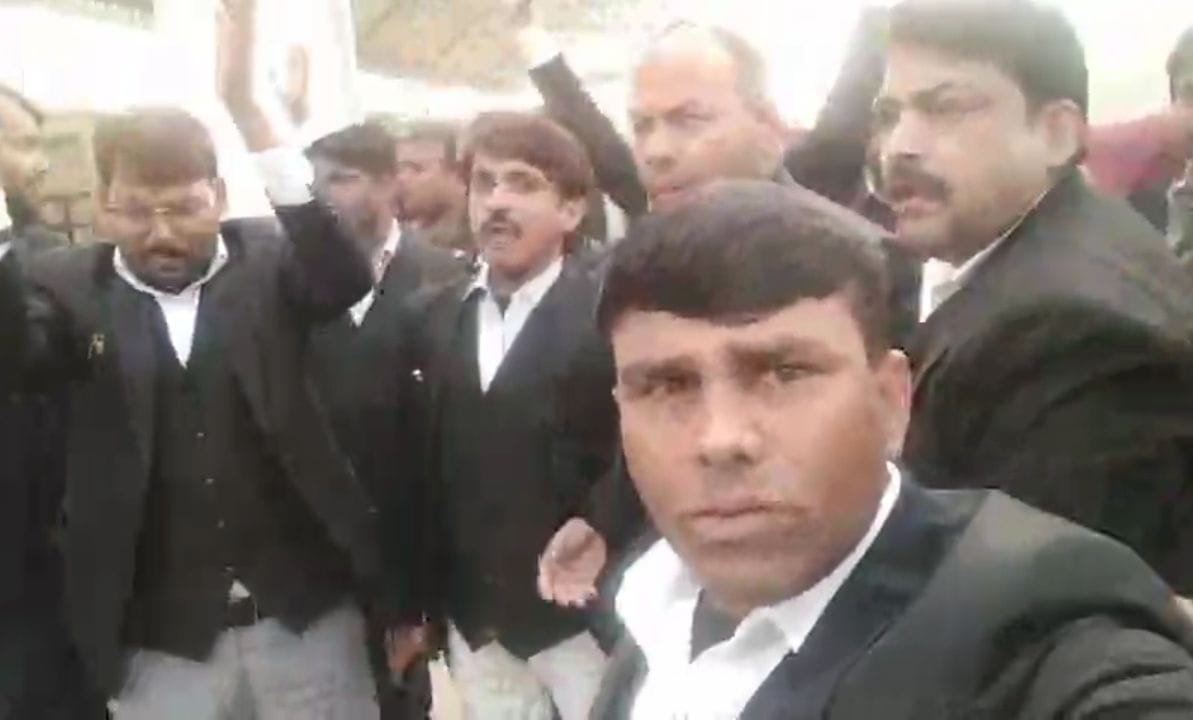Lawyers protest at Haidergarh toll plaza