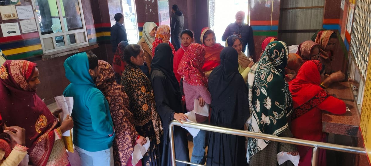 Lucknow's drug suppliers take over the OPD of the district hospital.