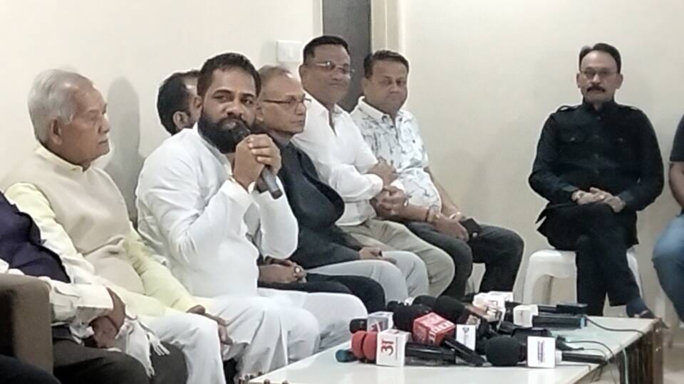 कार्यक्रम की जानकारी देते समाजसेवी बसंत अग्रवाल