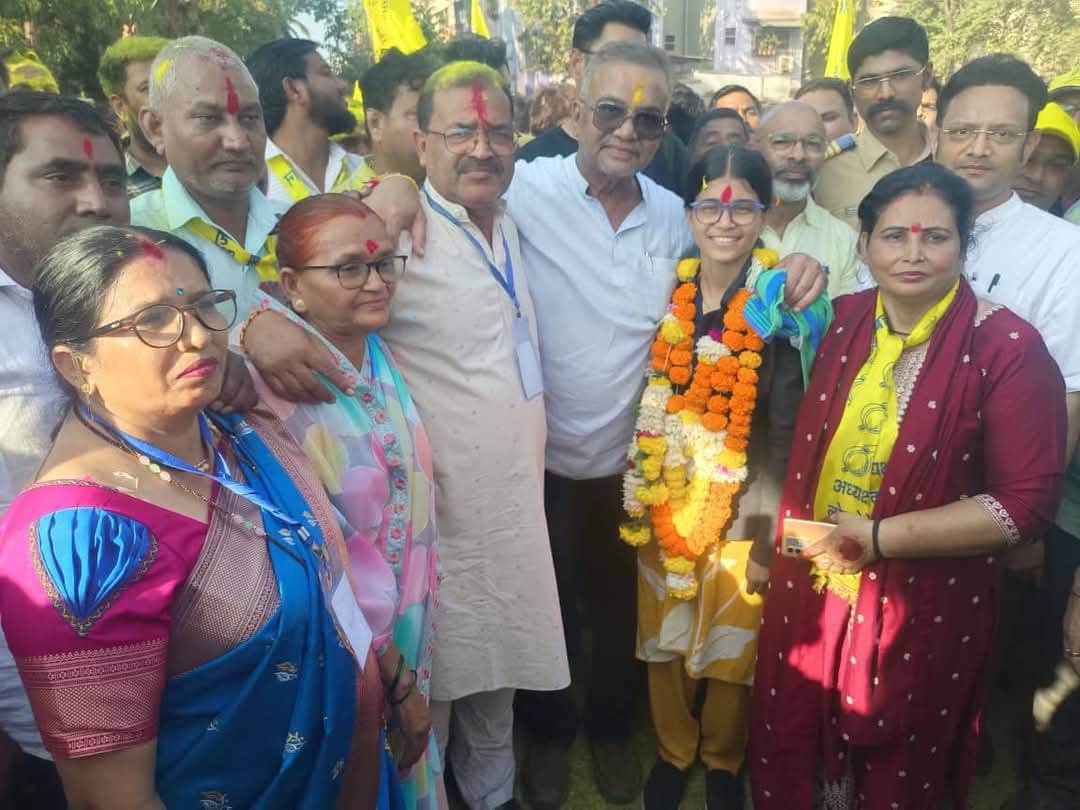 महाराष्ट्र निकाय चुनाव में सबसे कम उम्र में बनी नगर सेवक बनीं बरसठी क्षेत्र के सहरमा गांव निवास