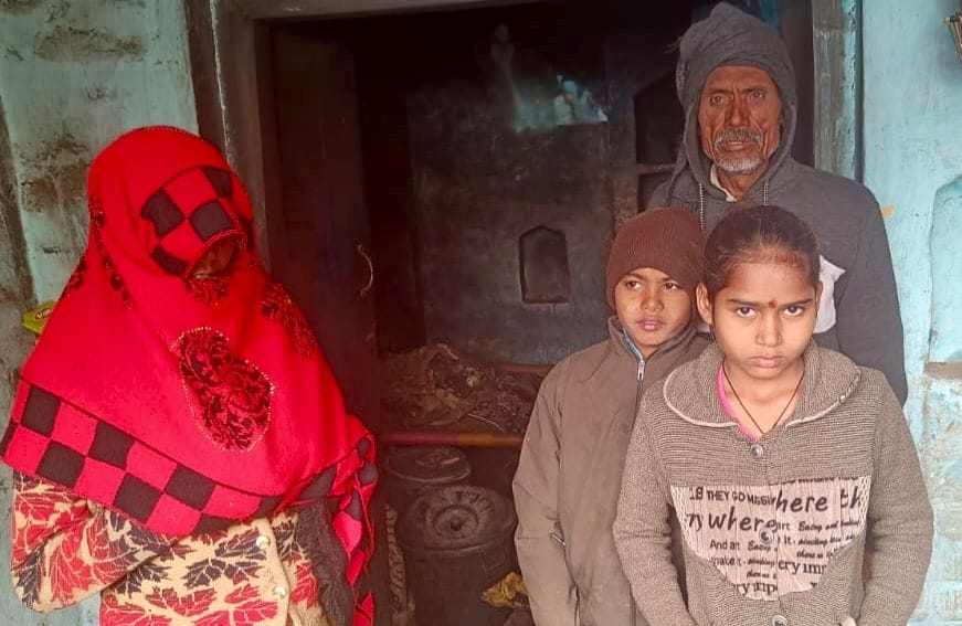 A fire broke out in the house due to a lamp used for worship, destroying property worth thousands.