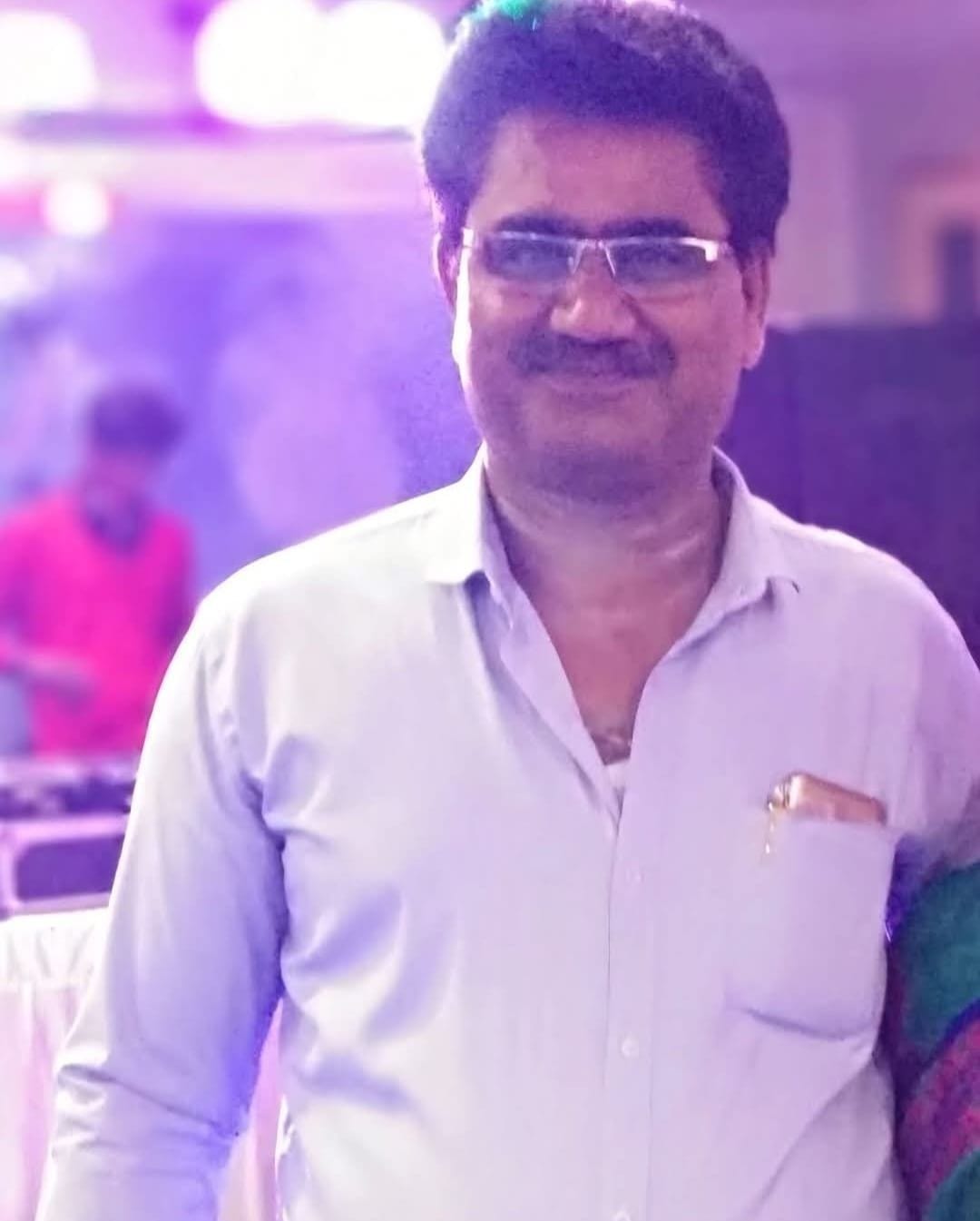 Saraf hanged himself after writing sorry in the family WhatsApp group