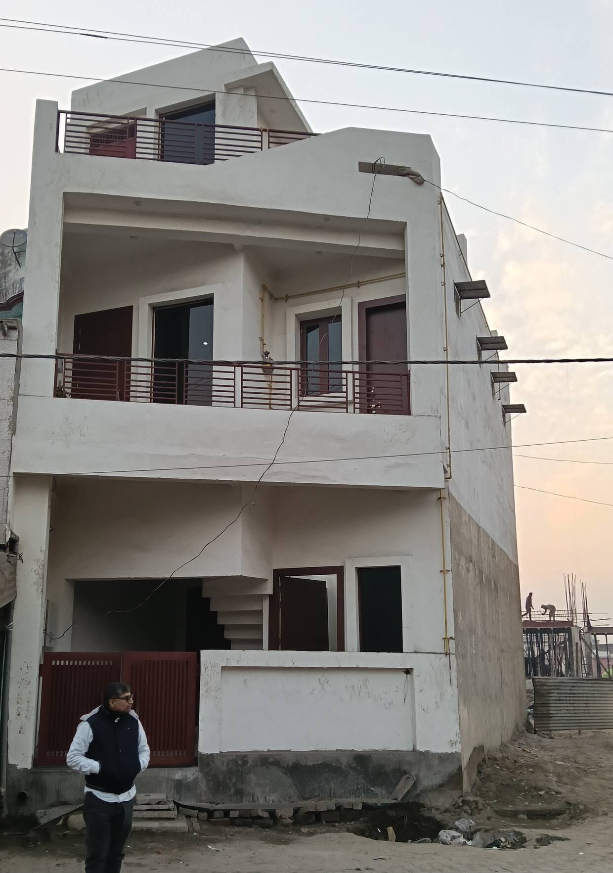 Municipality sent notice to the owner of the house adjacent to the main entrance of the corridor