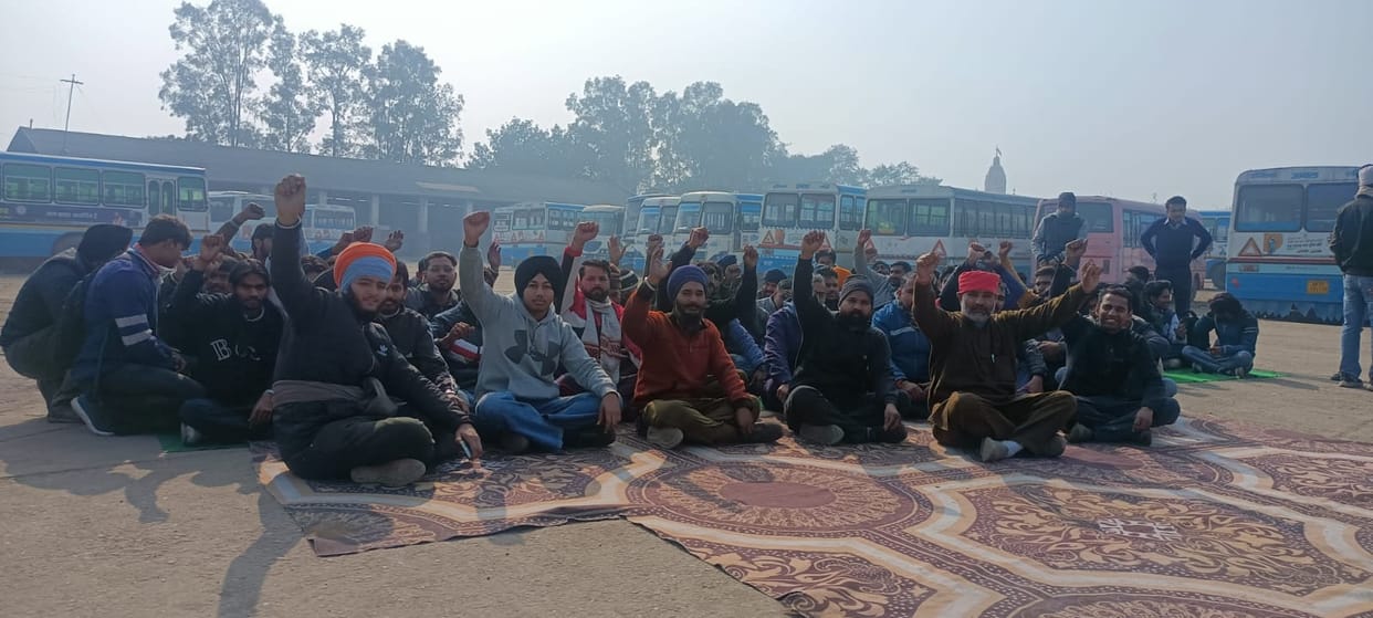 Employees expressed anger against the attitude of the head mechanic