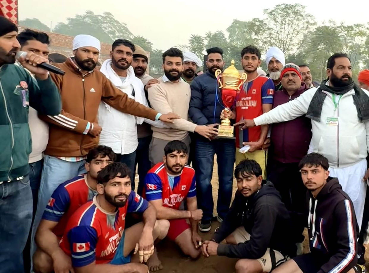 Surewala team won the Kabaddi tournament at Peer Baba fair