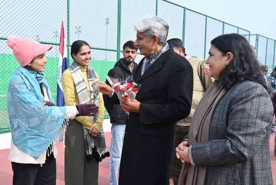 Pune defeated Raipur in the women's tennis tournament.