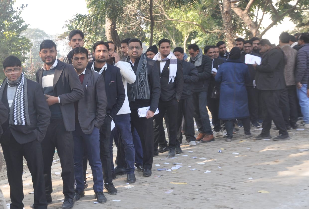 On the second day of the bar elections, 655 lawyers cast their votes.