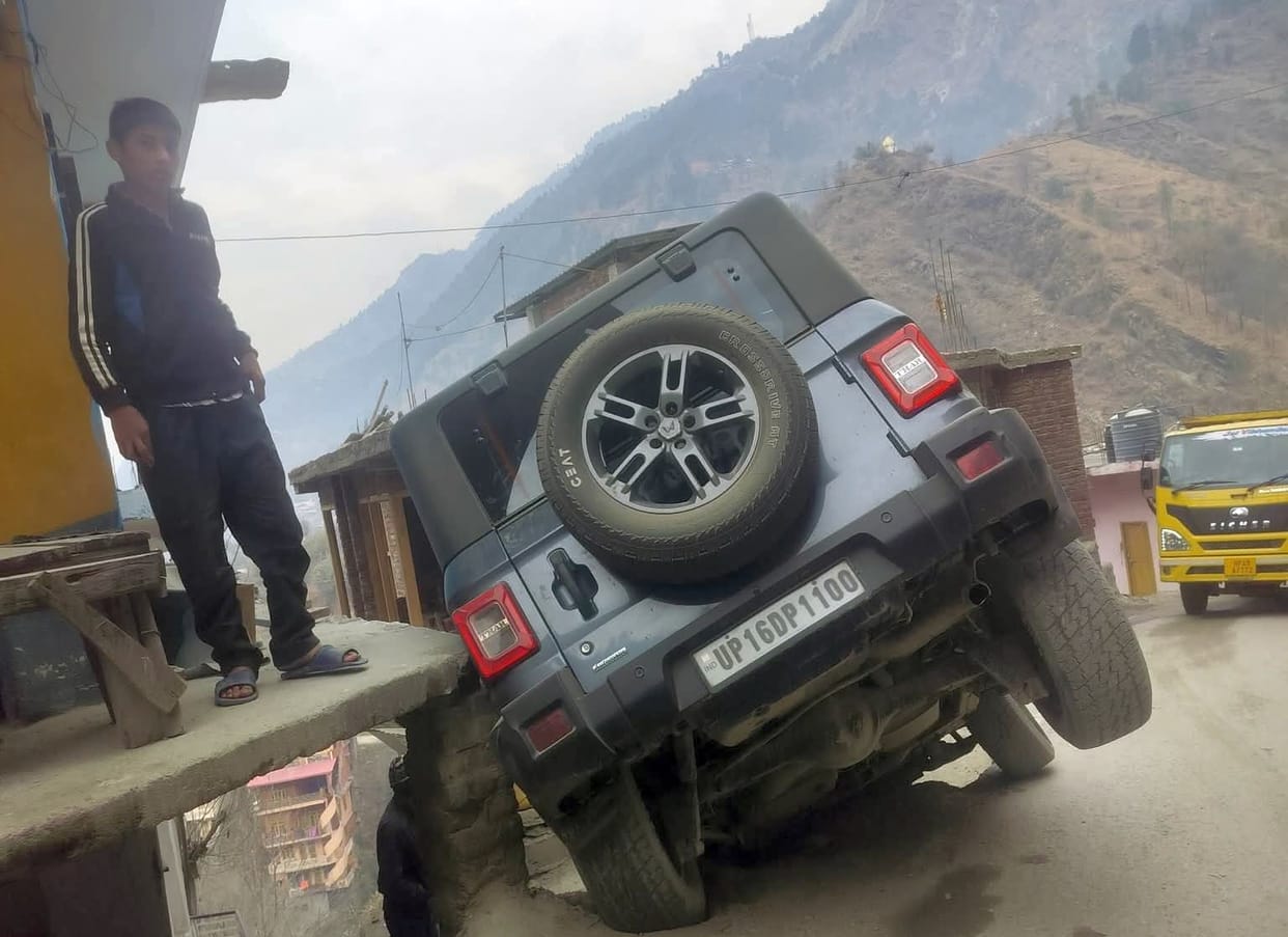 Vehicle went out of control in Banjar, no casualties