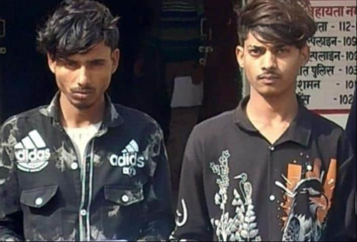 फोटो-12-पुलिस की गिरफ्त में पकड़े गए दोनों आरोपी। स्रोत: पुलिस