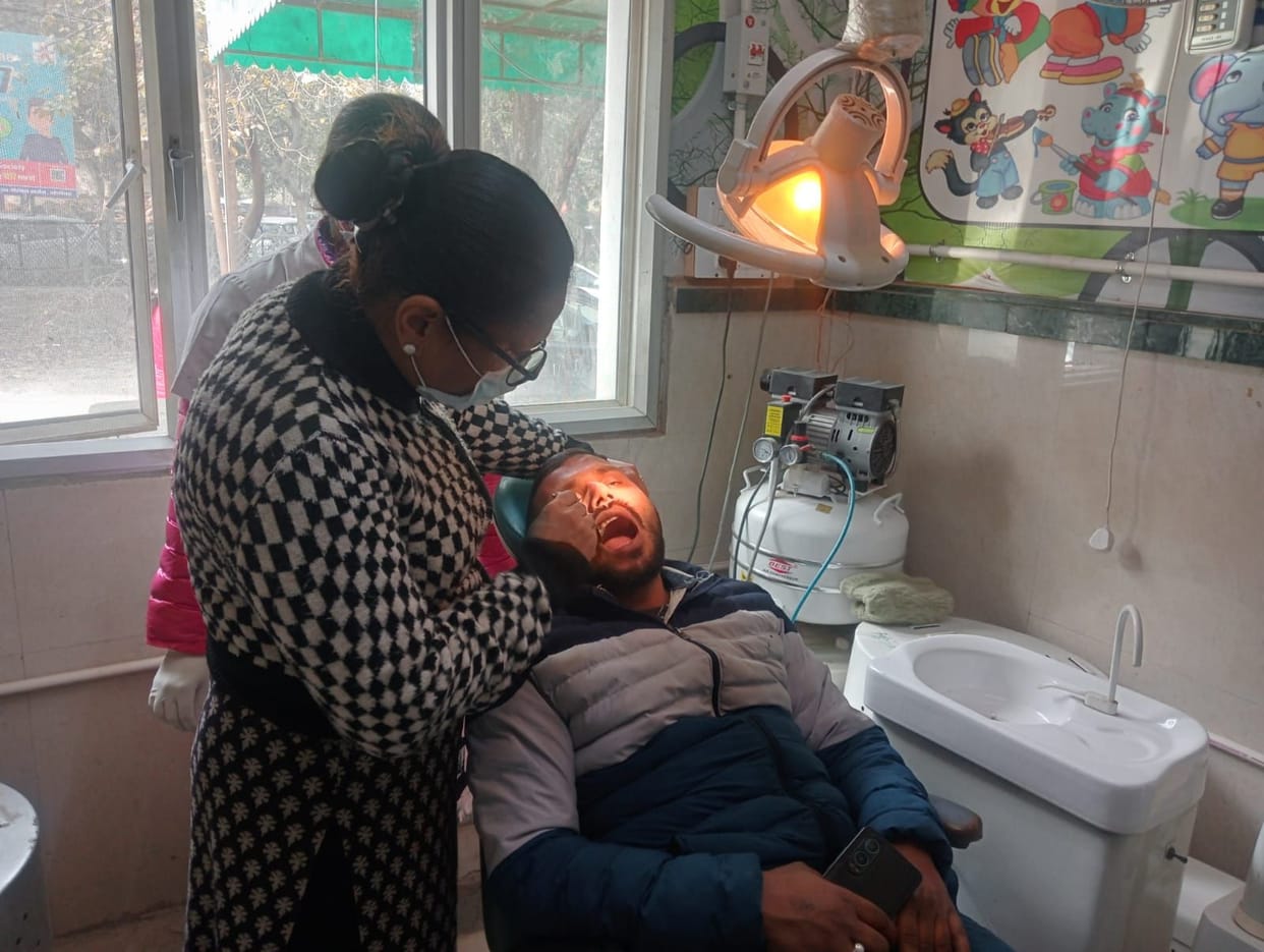 The number of patients suffering from tooth tingling and jaw pain due to cold has increased.