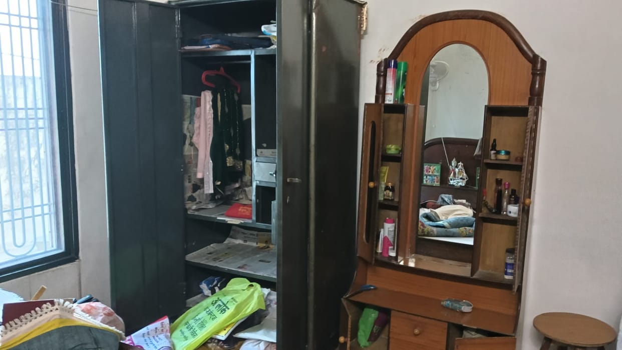 50,000 rupees and jewelry stolen