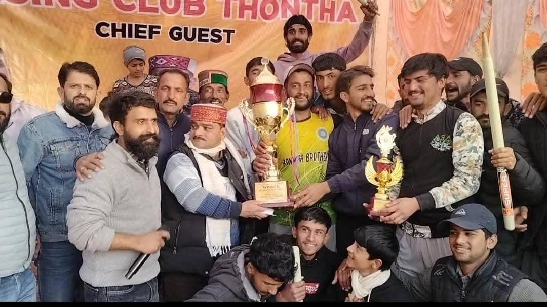 cricket pratiyogita in thotha village