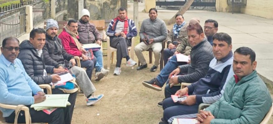 Eligible raw employees should be regularized: SKS