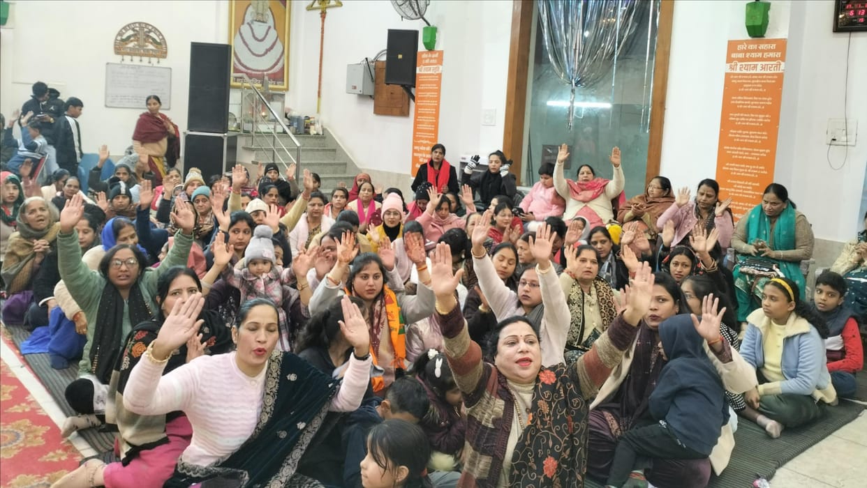 I am defeated Baba, please extend your hand...but the devotees danced