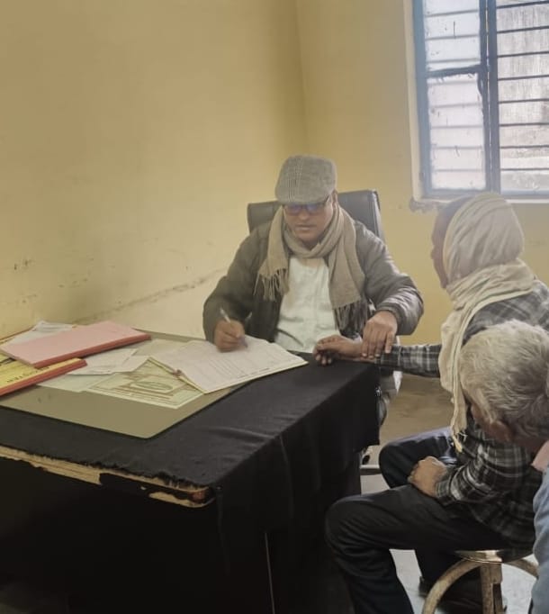 Doctor absent, pharmacist and CHO gave consultation, medicine not available in Daulatpur