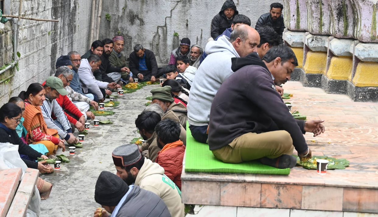 Khichdi feast organised at Neelkanth Mahadev