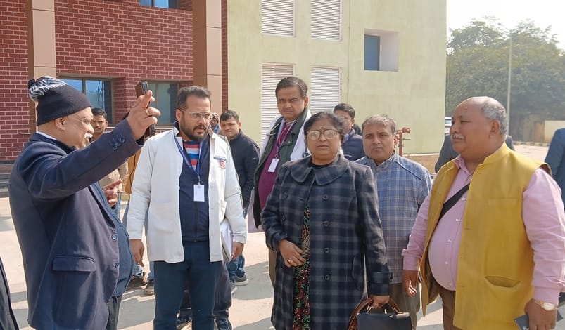 The investigation team inspected every corner of the medical college