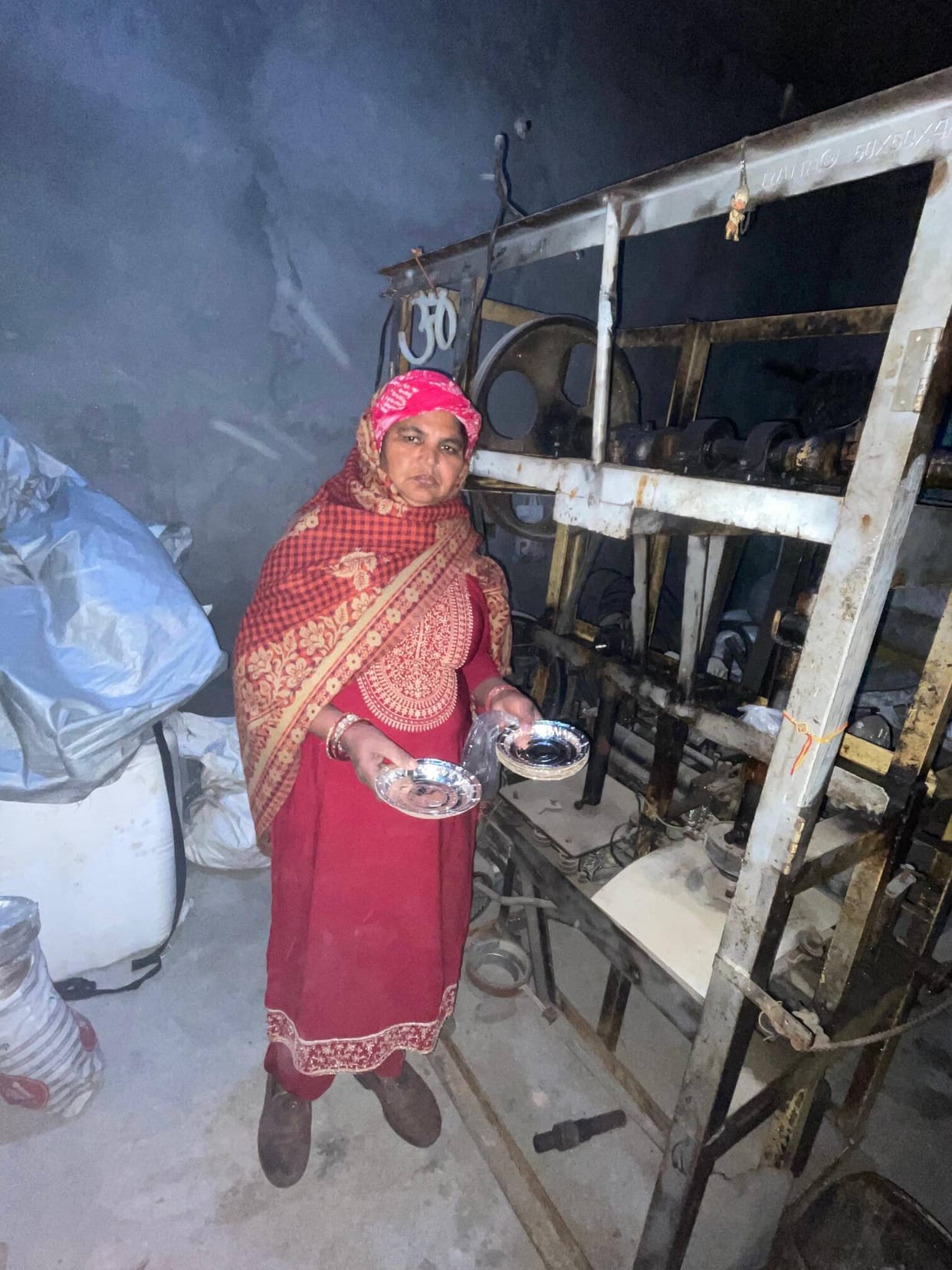 Mukesh Rani is helping her family financially by making disposals.
