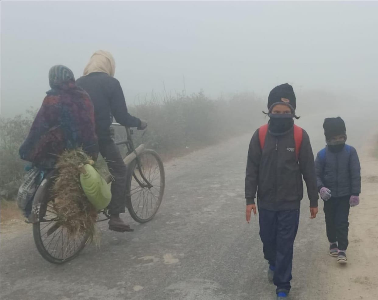 Dense fog returns after 7 days, district enters yellow zone