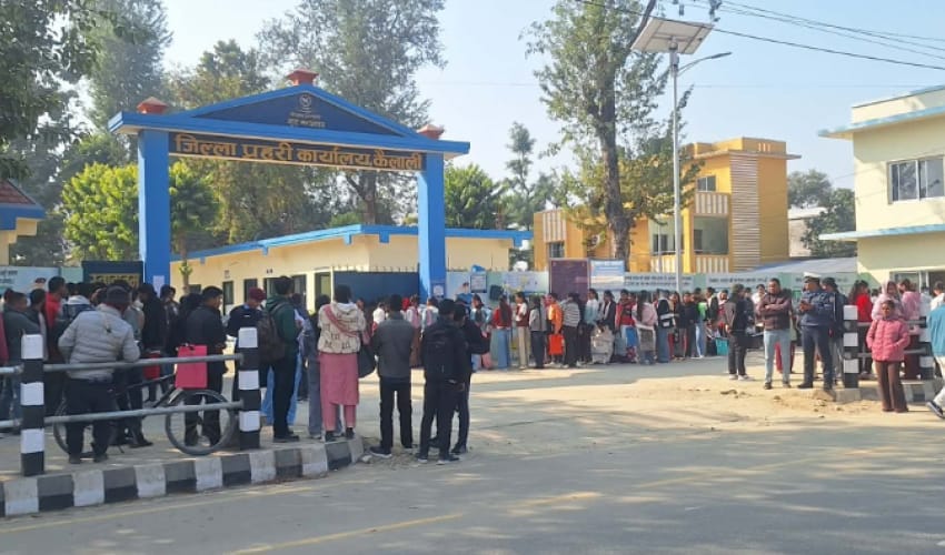 Youths flock to the plain districts of the far west for Myadi police recruitment