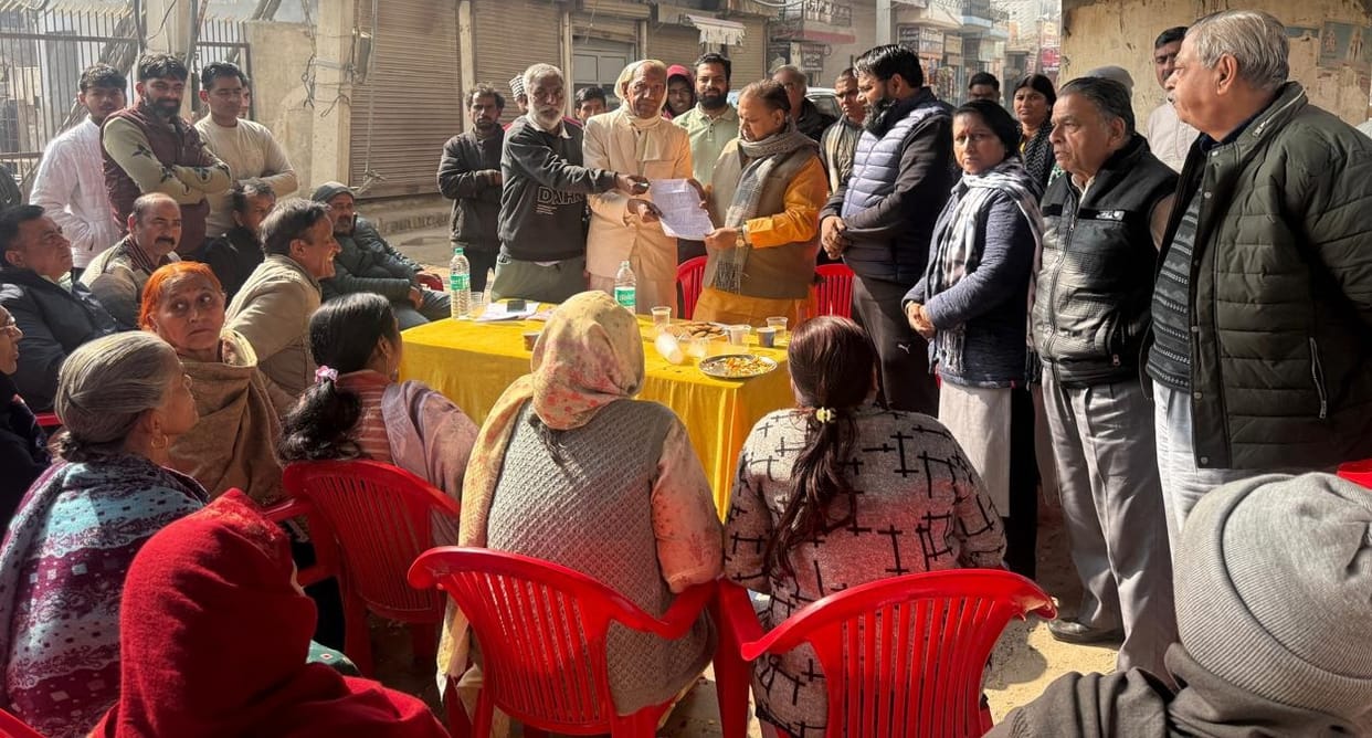 The problem of contaminated drinking water and sewerage in Ward 22 will soon be resolved; construction of six streets has begun at a cost of Rs 50 lakh.