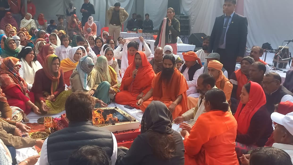For your attention... Baba Ramdev said: Britain is on the verge of breaking up, and Trump's downfall is also imminent.