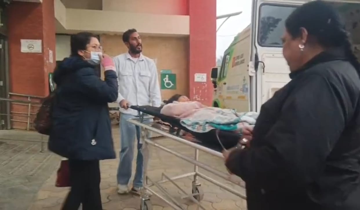 Pregnant woman's health deteriorates on Unchahar Express, doctor arrives after 25 minutes