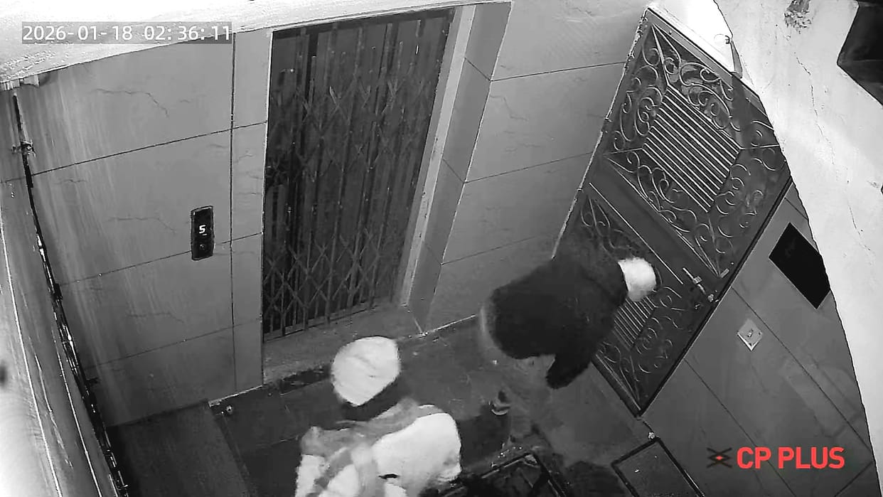 Thieves broke into five flats at Braj Highway Residency and stole valuables worth lakhs of rupees.