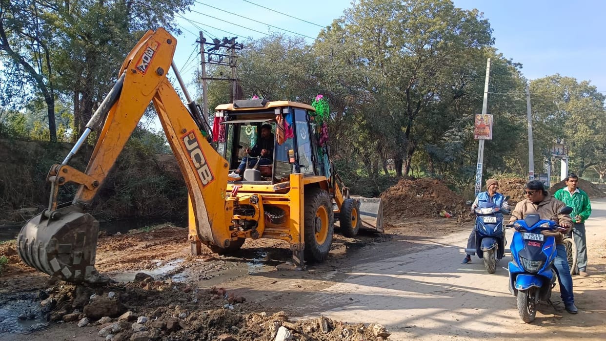 A cleanliness drive was conducted on Nizampur Road.