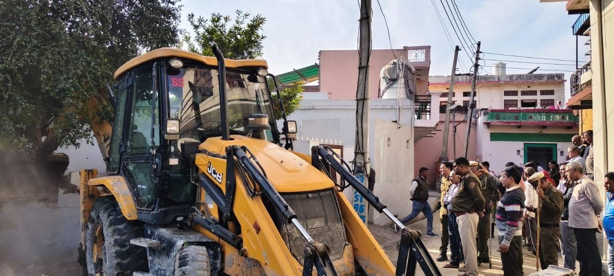 A bulldozer was used to demolish illegal encroachments in Chapra Salimpur.