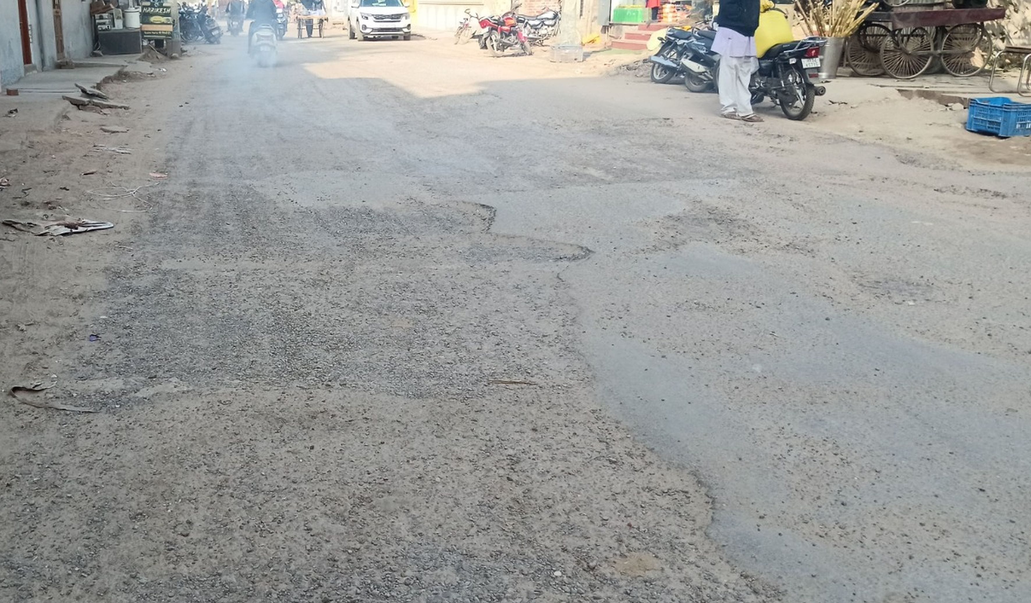 फोटो संख्या52 खस्ता हालत में शहर का गोशाला रोड। संवाद