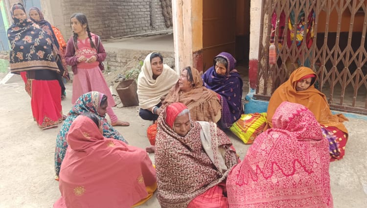 Crime: साइलेंसर लगी पिस्तौल से गोली मारकर किसान की हत्या, घर में घुसकर घटना को दिया अंजाम; जांच में जुटी पुलिस