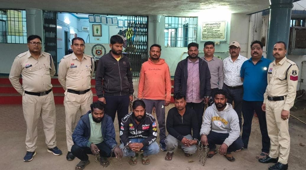 Theft of railway construction material exposed and 7 accused arrested
