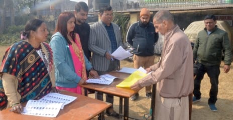 Some complaints were received regarding incorrect names, while others reported problems with new applications.