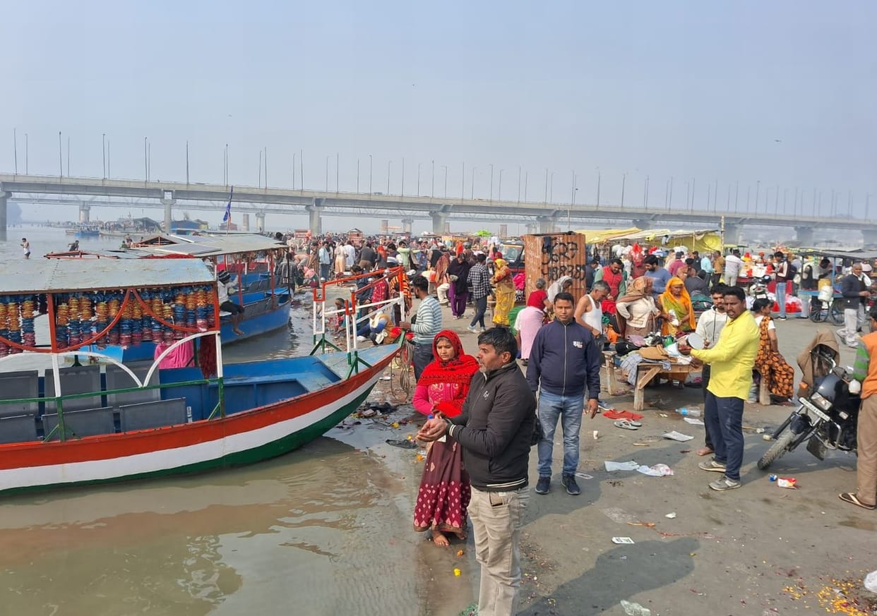 A wave of faith surged on Mauni Amavasya, worship was performed by taking a dip.